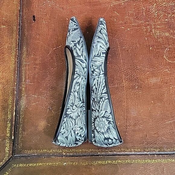 KAARI BLUE WOMEN'S HILLARY FABRIC POINTED TOE BALLET FLATS - Picture 11 of 16